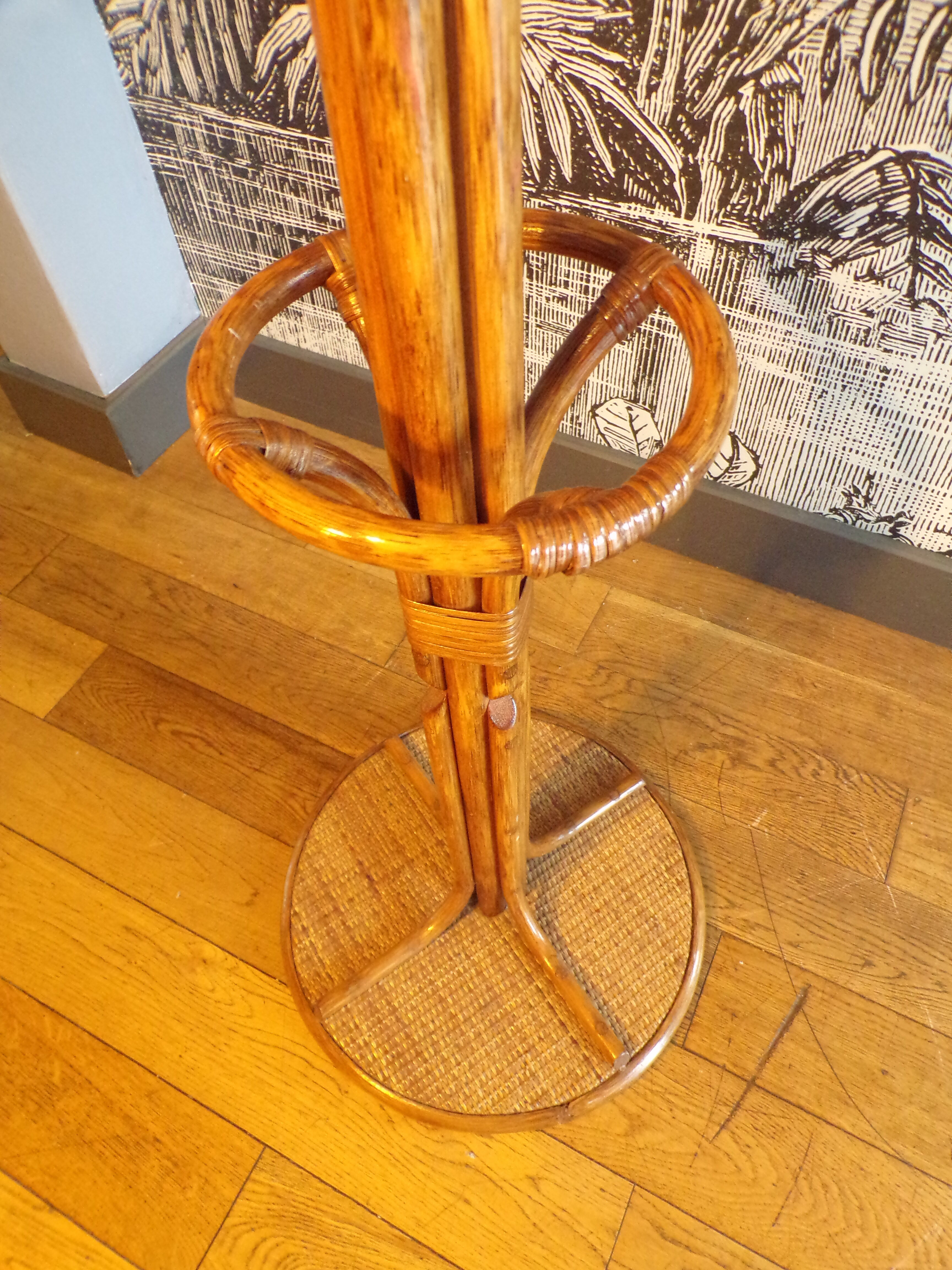 Rattan parrot coat rack