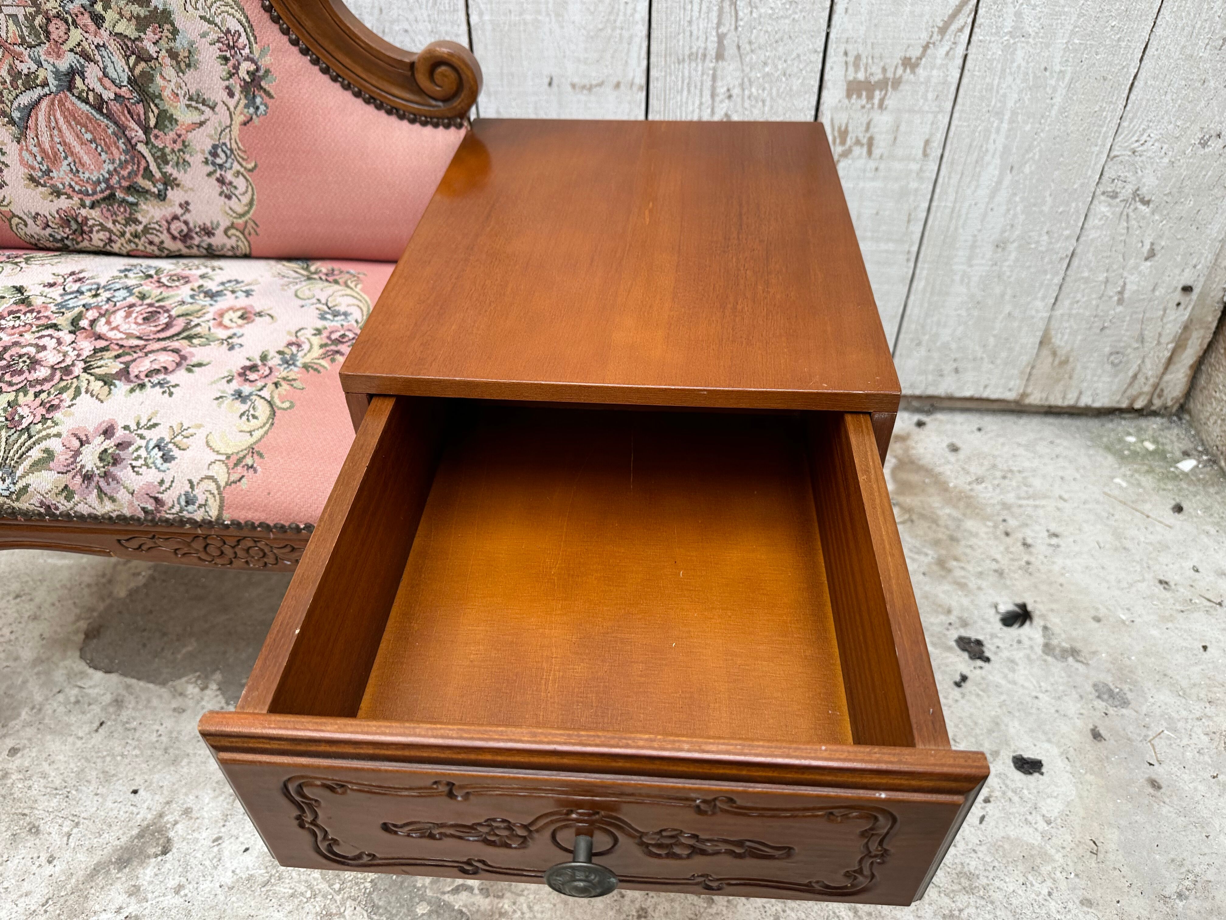 Telephone cabinet c savino