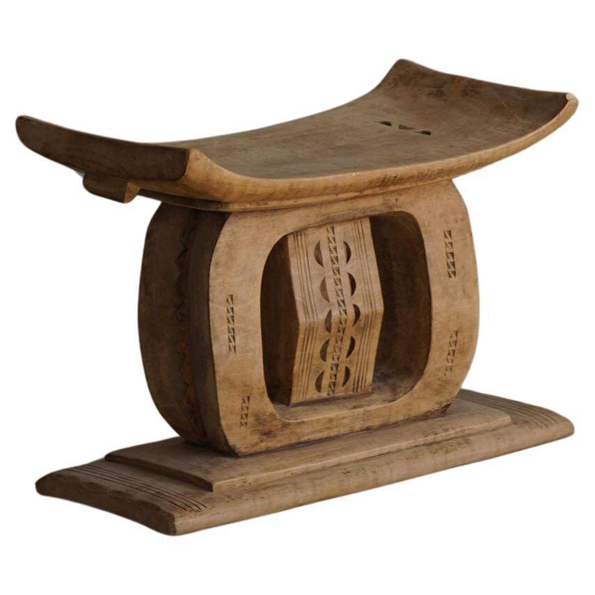 Ashanti stool, hand-carved hardwood stool from West Africa, Wabi Sabi, 20th century