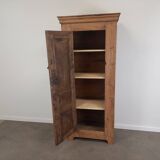 Armoire parisienne en sapin