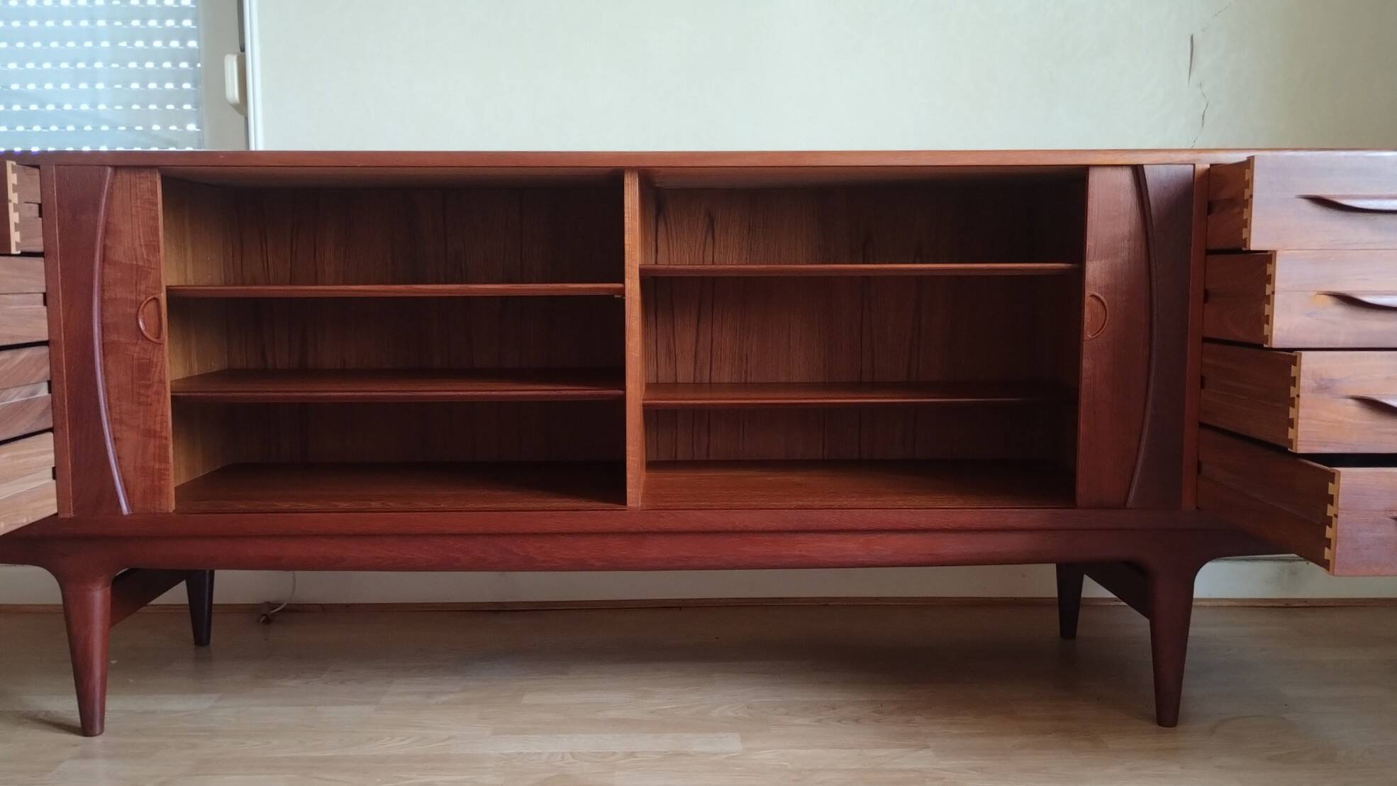 Enfilade U15 by Johannes Andersen