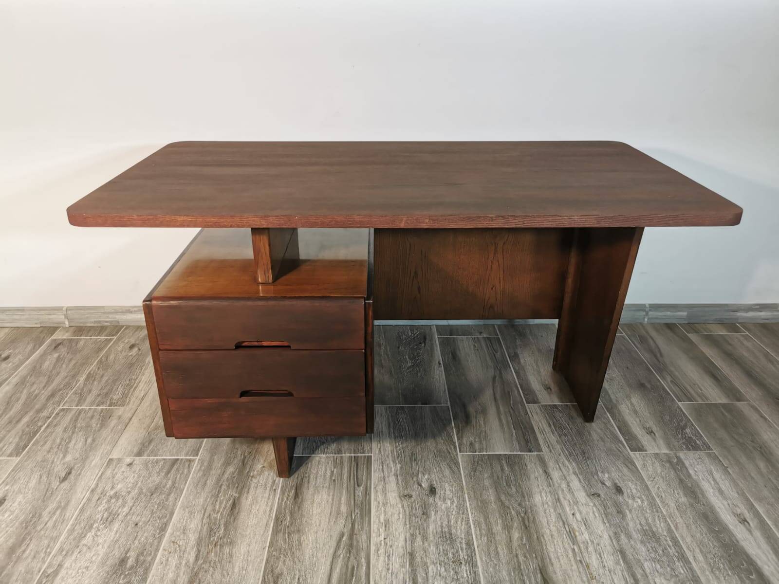 Bureau vintage de Bohumil Landsman