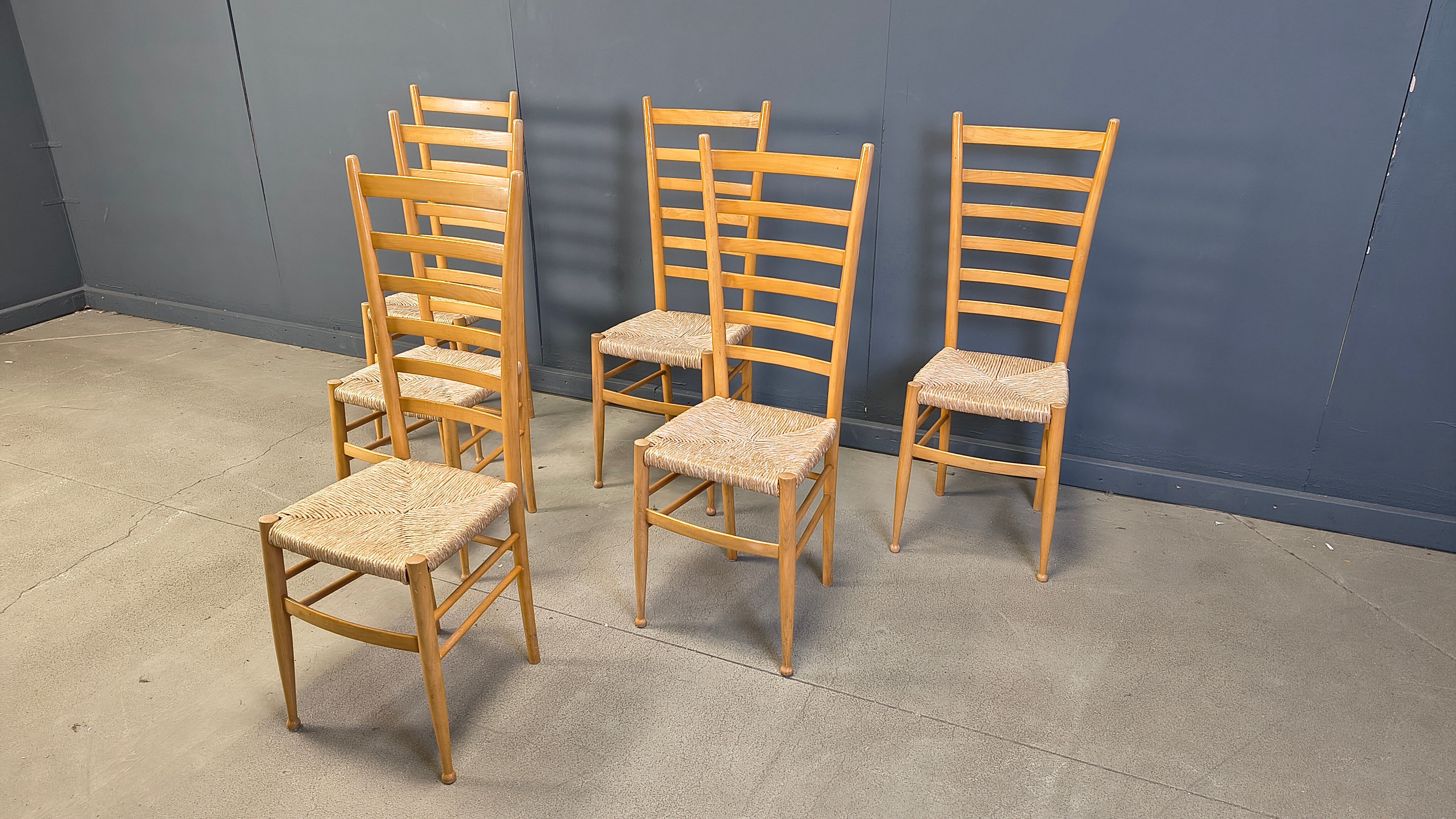 Ensemble de 6 chaises en bois de hêtre à dossier échelle italiennes, années 1970.