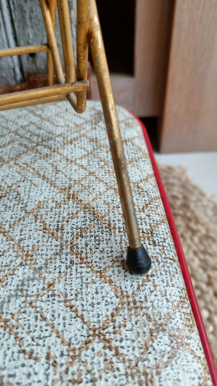 Vintage vinyl magazine rack