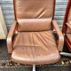 fauteuil de bureau / conférence vintage en cuir et bois – st