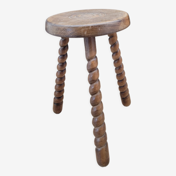 Tripod stool with turned feet