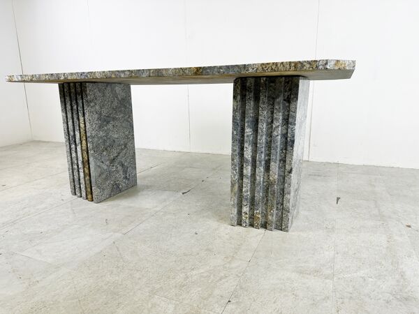 Table à manger vintage en granit, années 1970