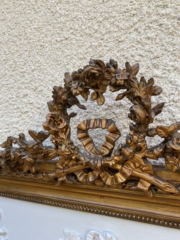 Miroir XIXème style Louis XVI en bois doré à la feuille d'or, 74x150cm