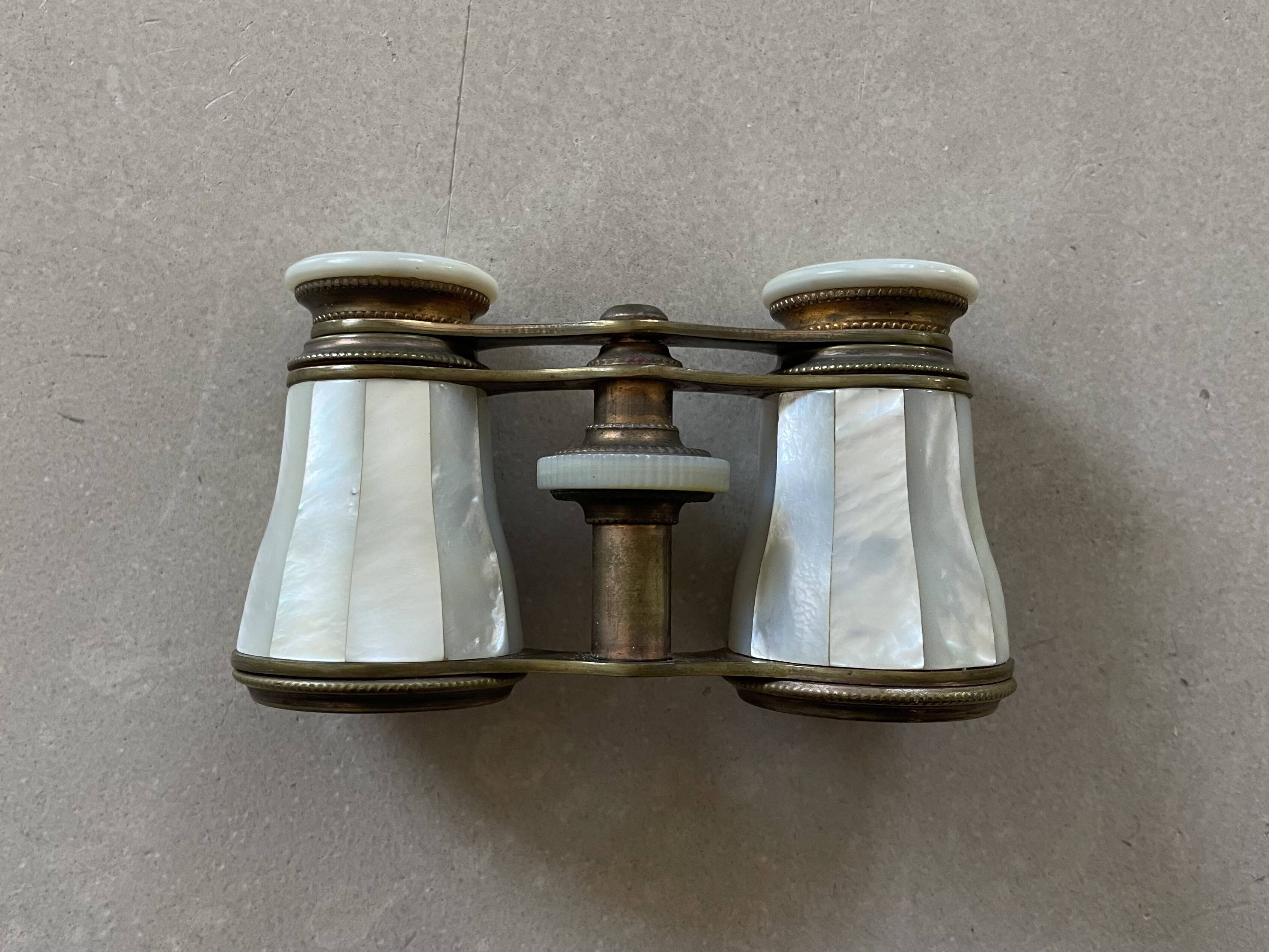 Mother-of-pearl opera binoculars