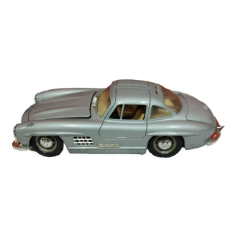 Old metal toy: Mercedes Benz SL 300 Bburago car