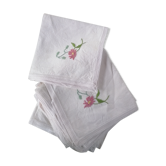 Serviettes de table brodées "fleur" à la main et dentelle