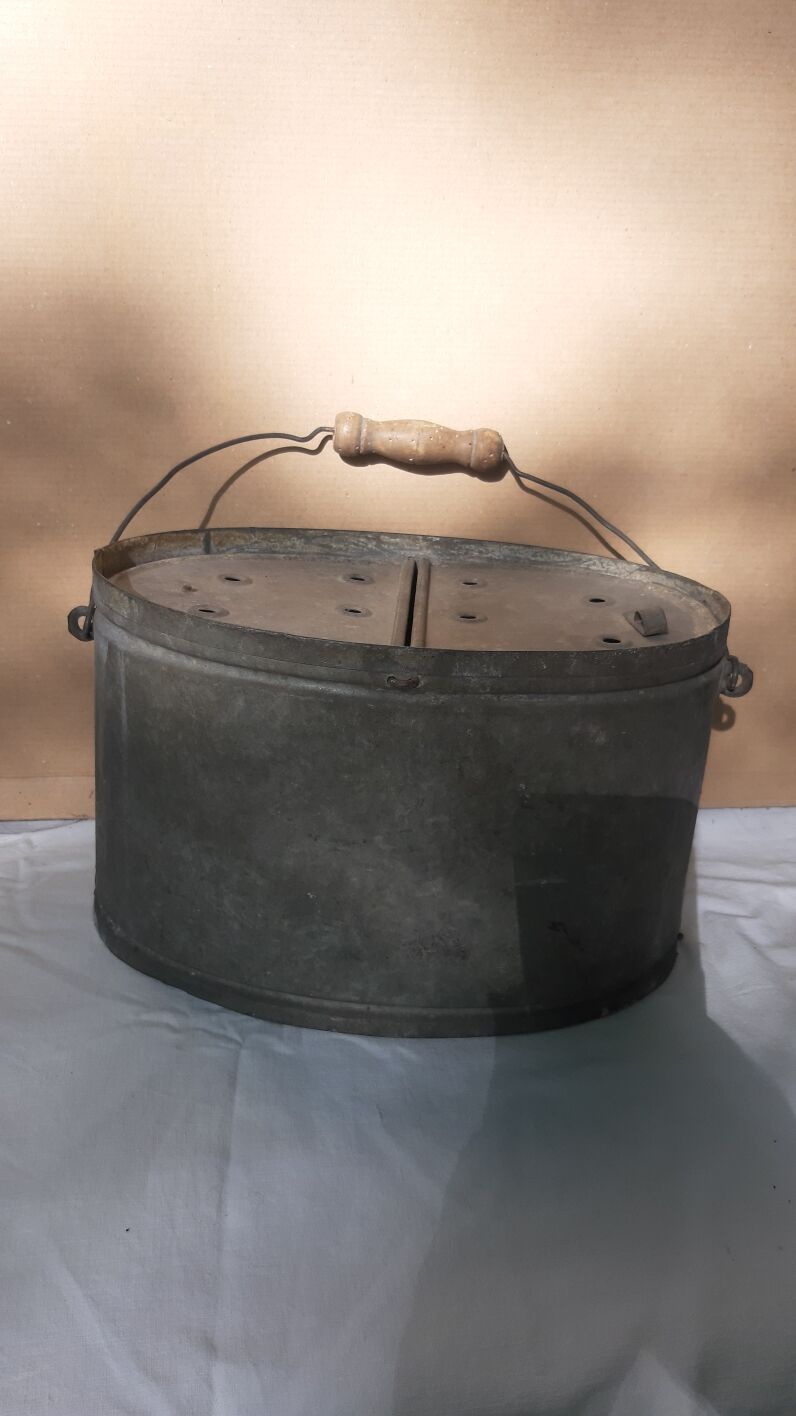 Zinc bucket