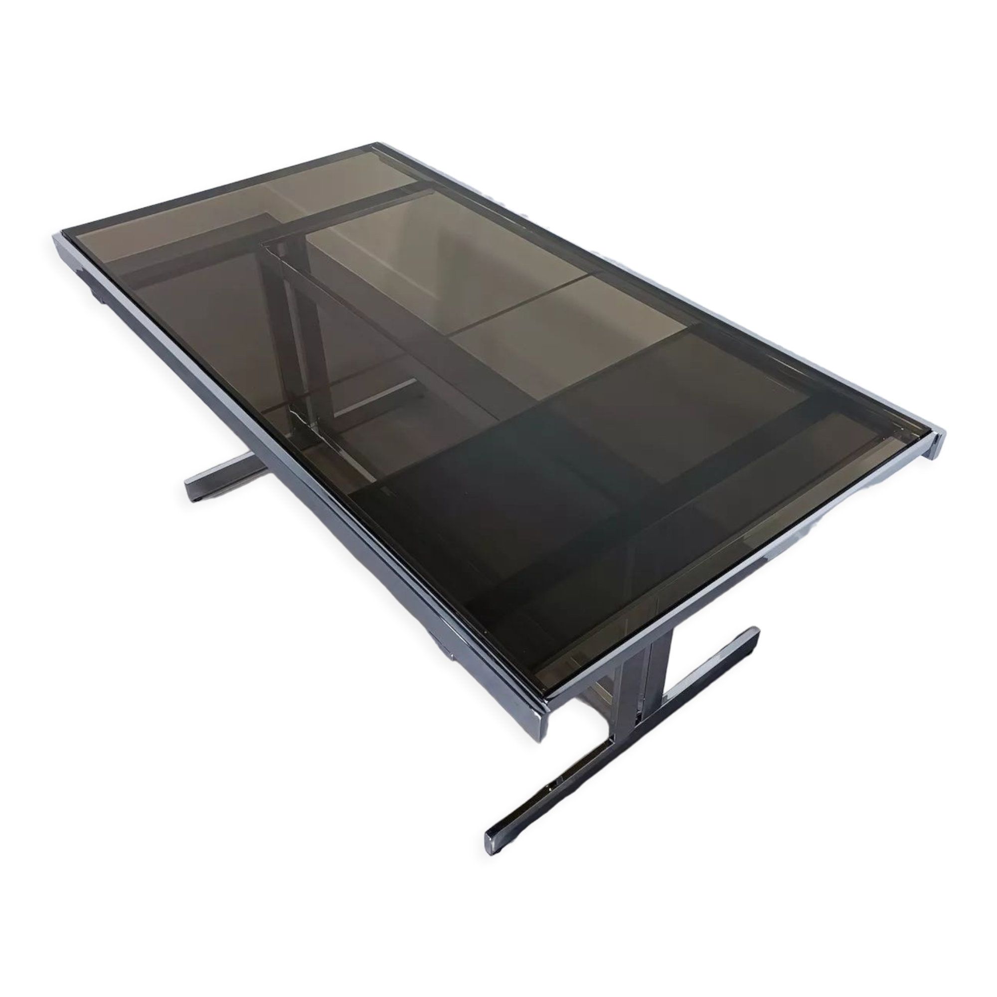 Extendable chrome dining table