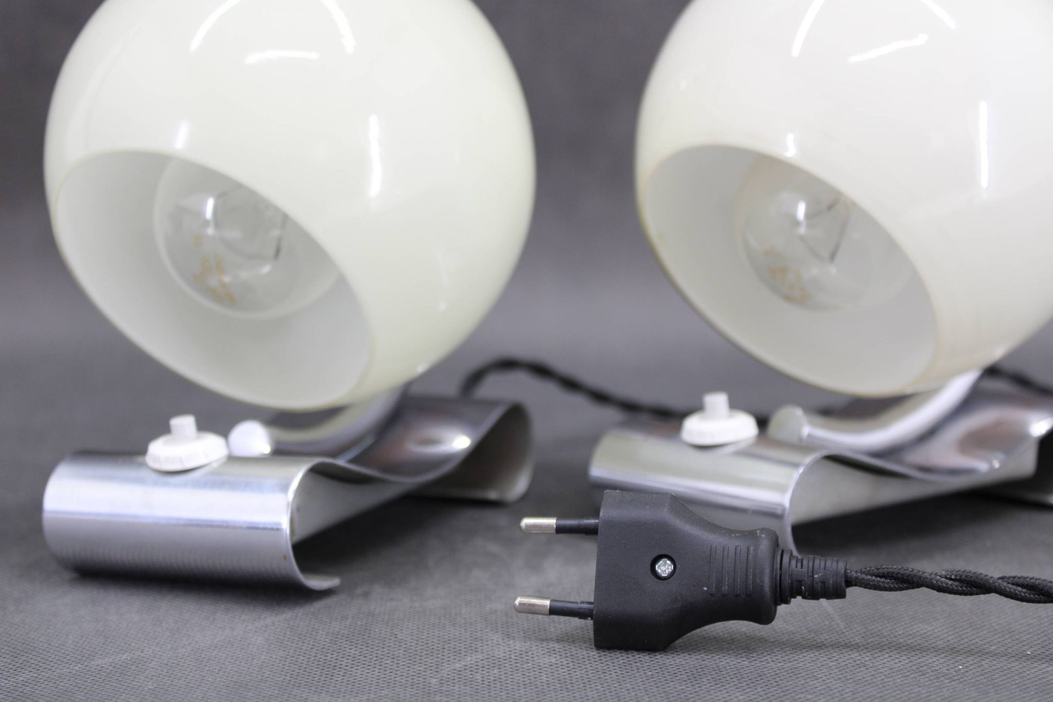 1930s Pair of Art Deco Chrome Plated Table Lamps, Czechoslovakia