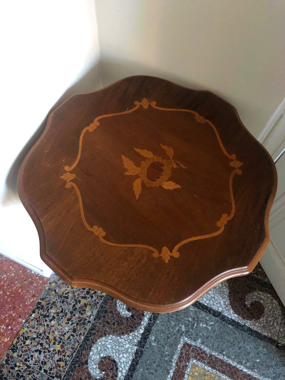 Guéridon  bois marqueté