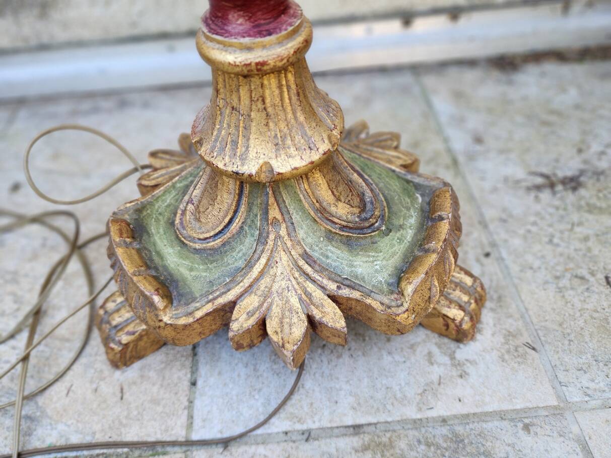 Lampadaire bois doré style florentin