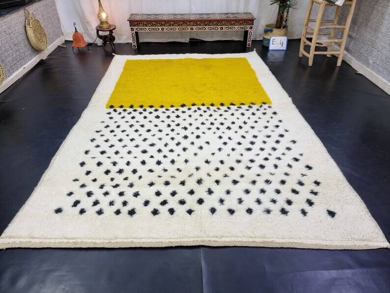Handmade traditional natural wool rug size 2/3 m