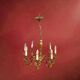 Lustre ancien en laiton doré massif style Louis XV rocaille à 8 feux – années 50 70