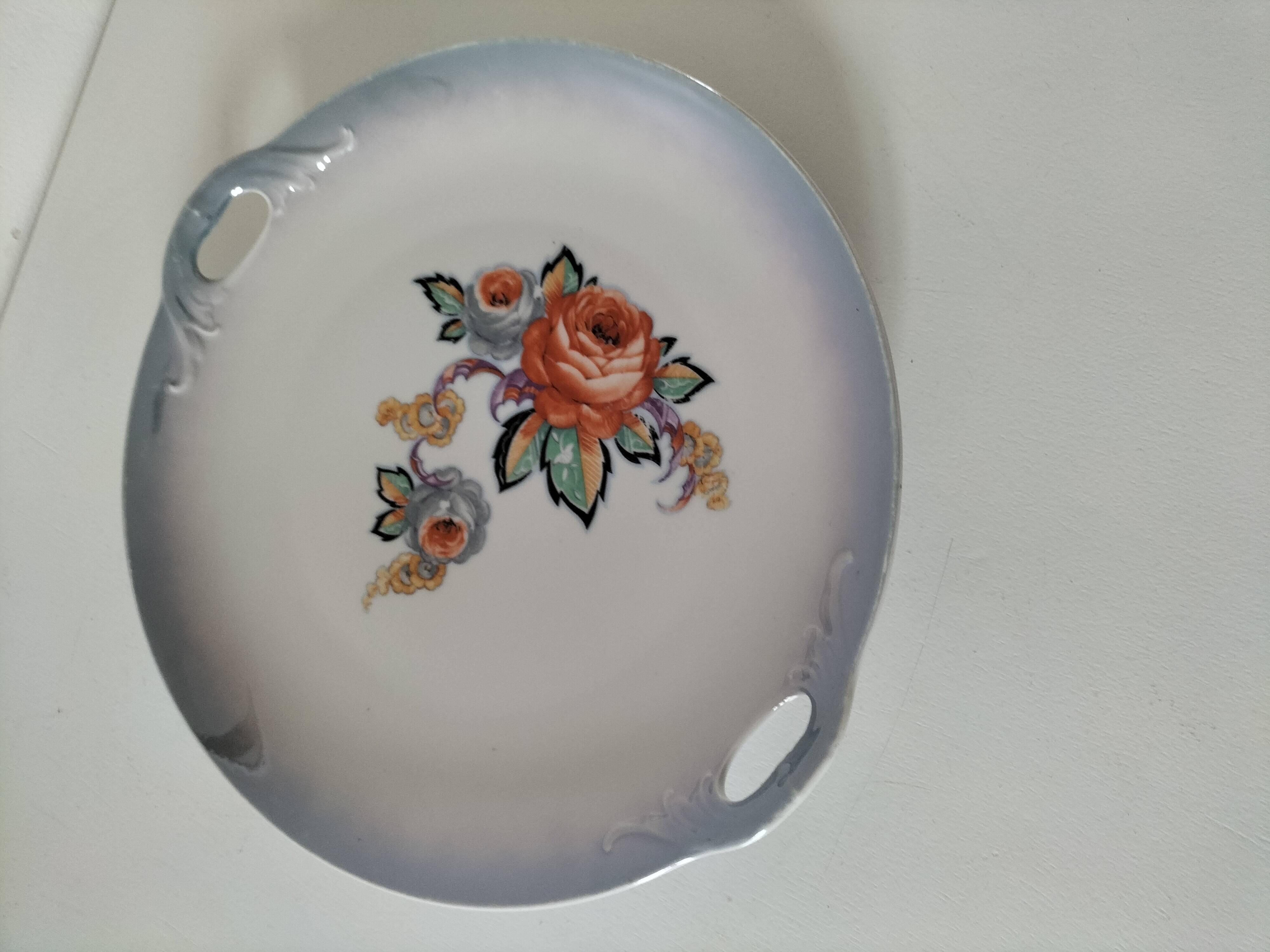 Porcelain dish with Japanese floral decoration – circa 1920