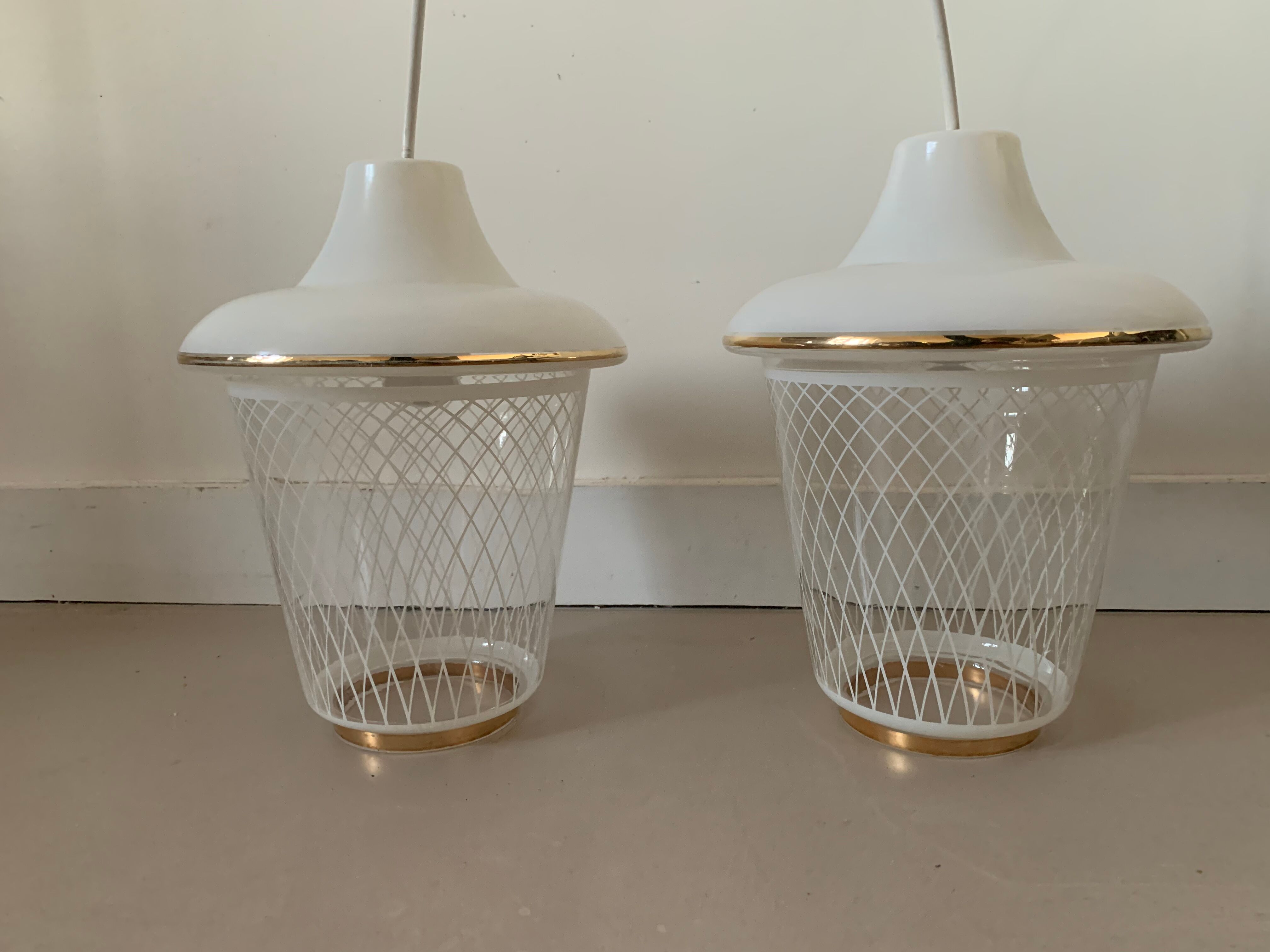 Lot de 2 suspensions verre années 50