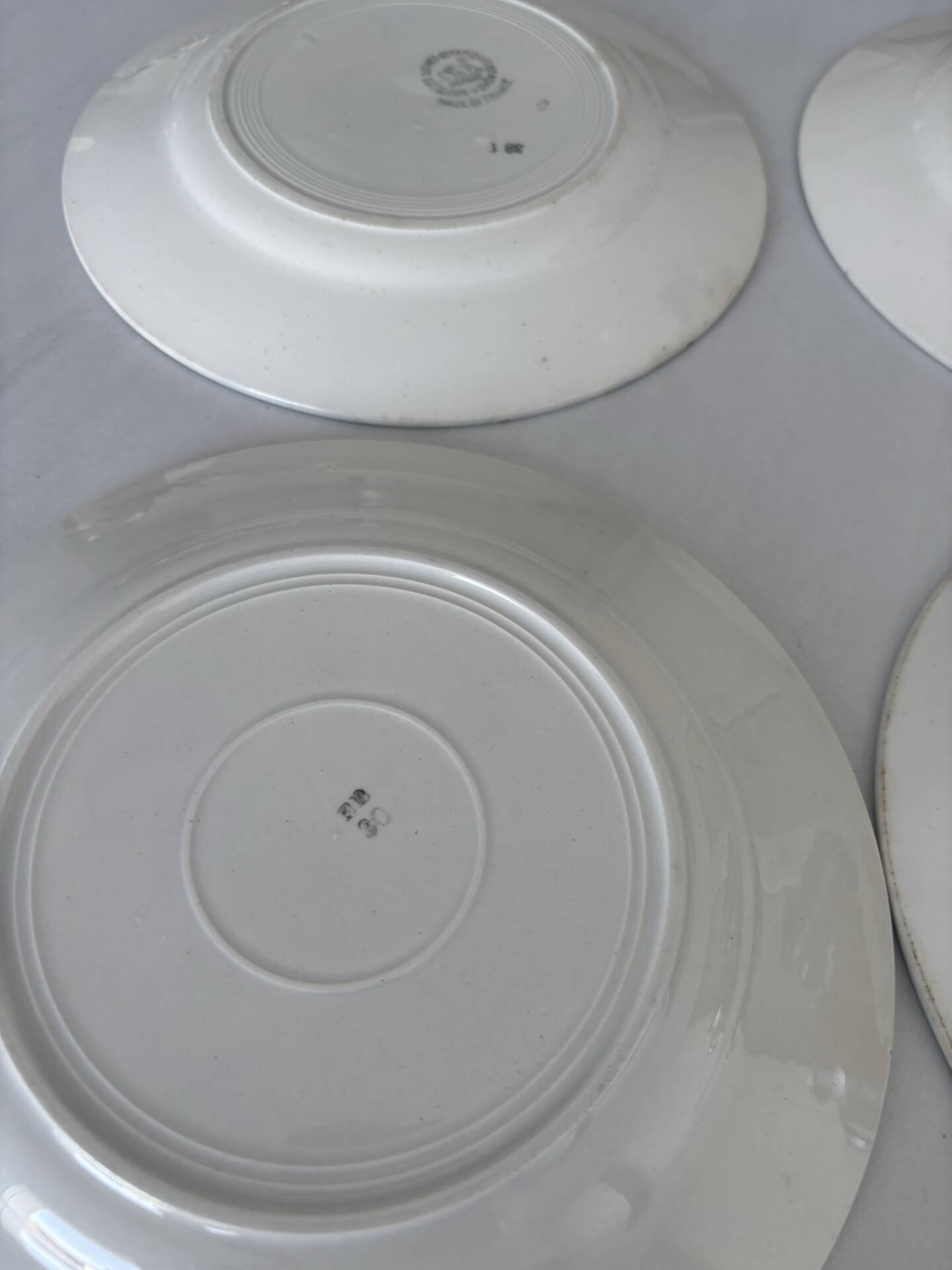 Lot of 4 antique earthenware plates from 1950, Saint Amand - plates bl