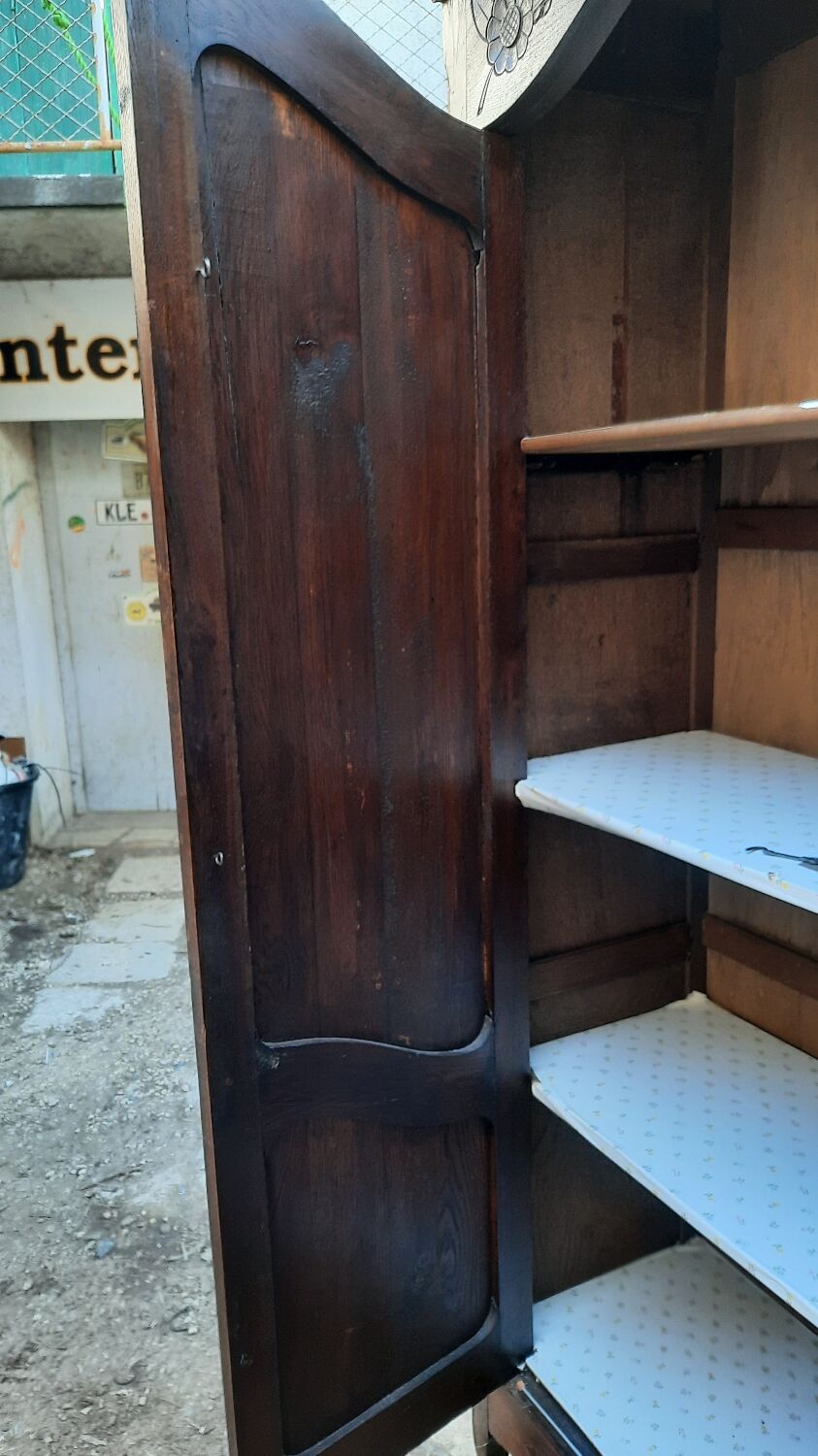 Armoire vintage