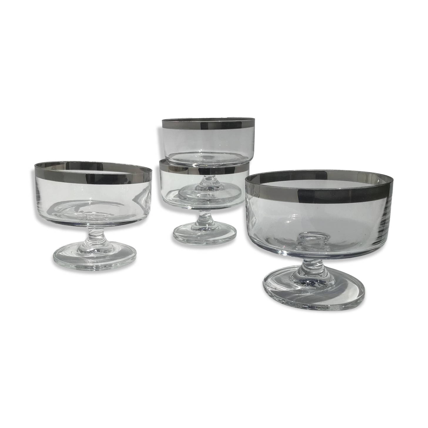 4 Ice cream or fruit salad bowls with mirror edge