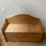 Natural wood bench chest