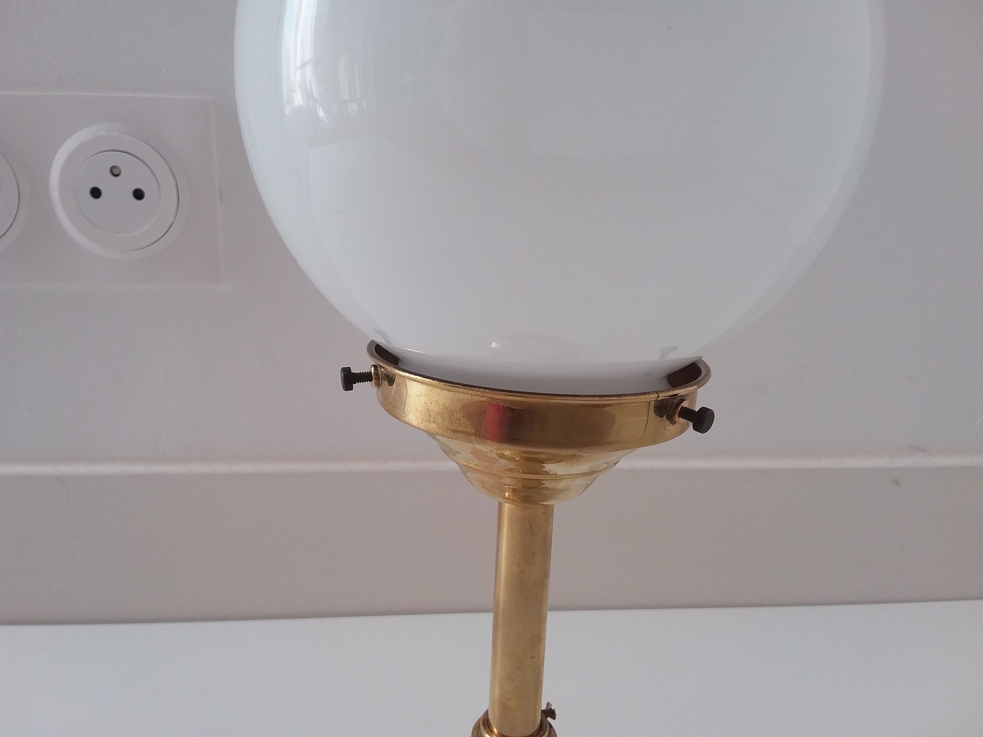Suspension opaline