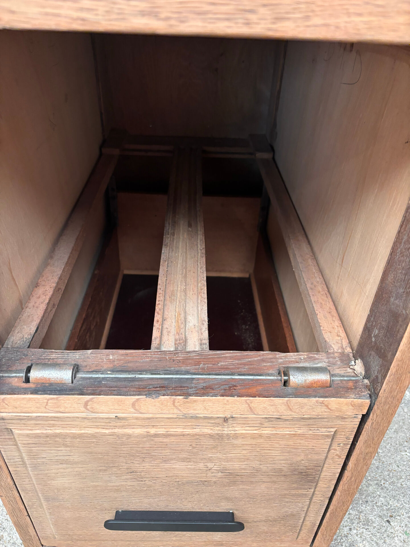 Workshop furniture - storage with 4 drawers