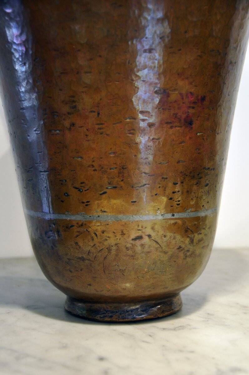 Brassware vase with hammered decoration, Art Deco period, by Claudius Linossier