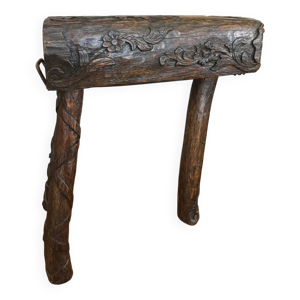 Tabouret tripode brutaliste