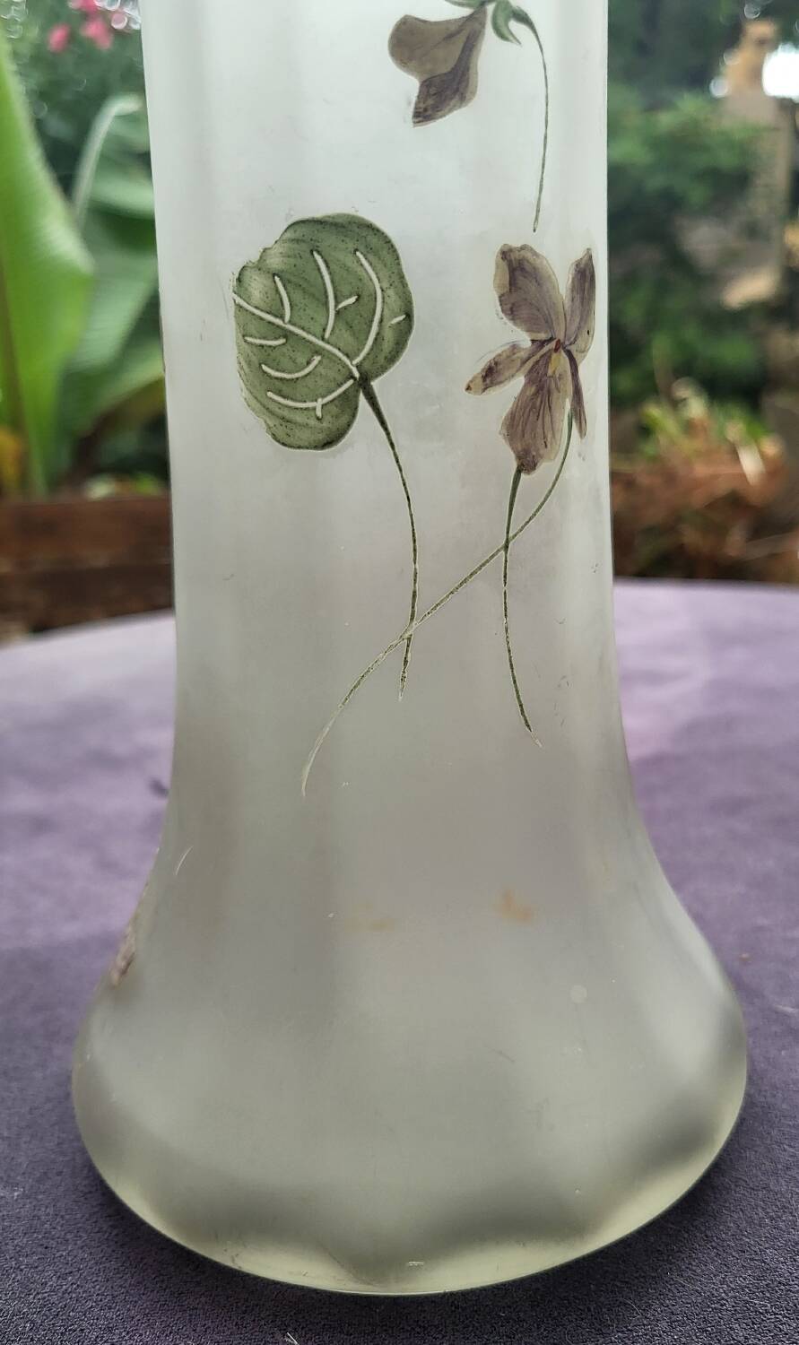 Legras vase, table bouquetier model "violet"