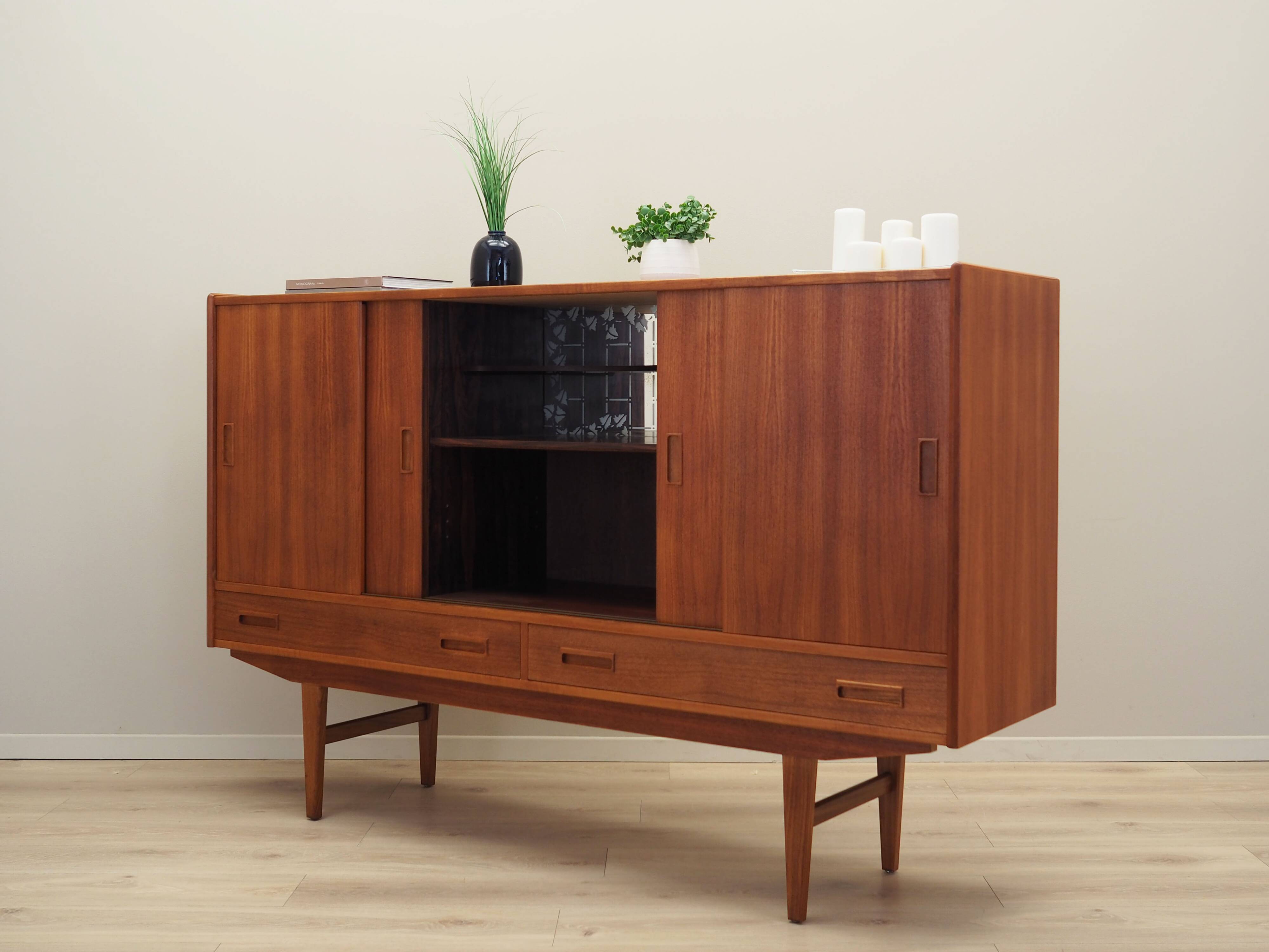 Enfilade en teck, design danois, années 1970, fabriqué par Børge Dam