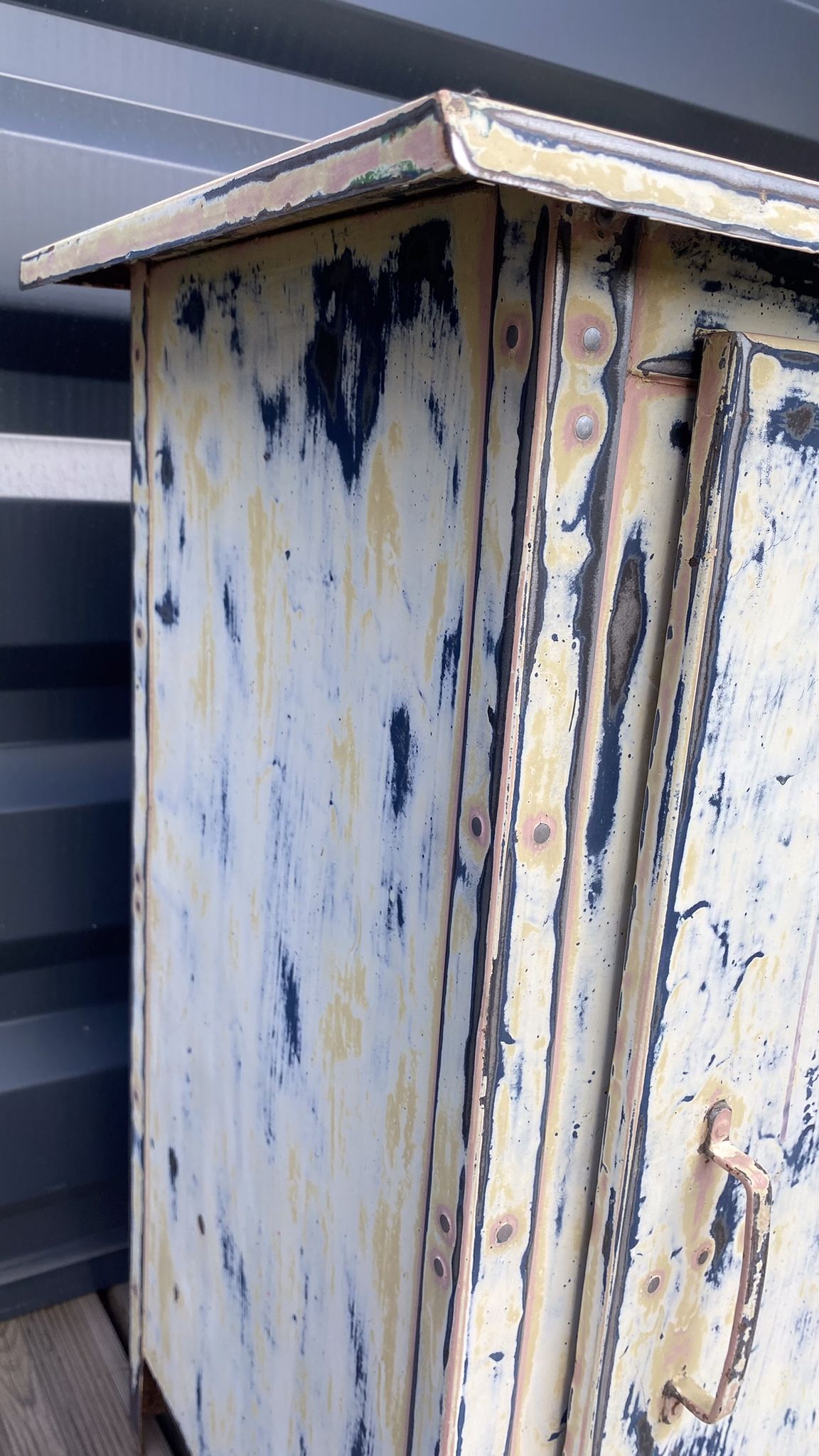 Metal workshop furniture
