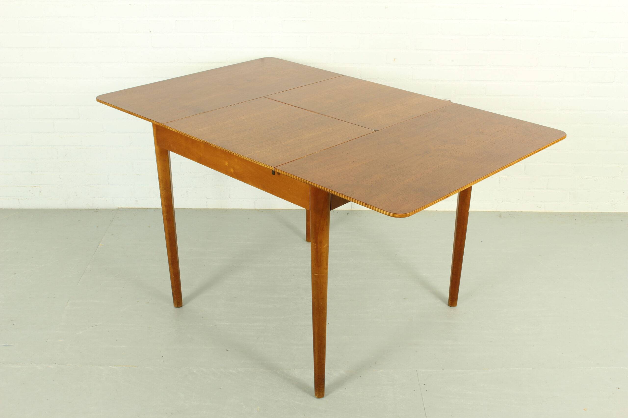 1958 Pastoe drop-leaf table – Dutch design classic