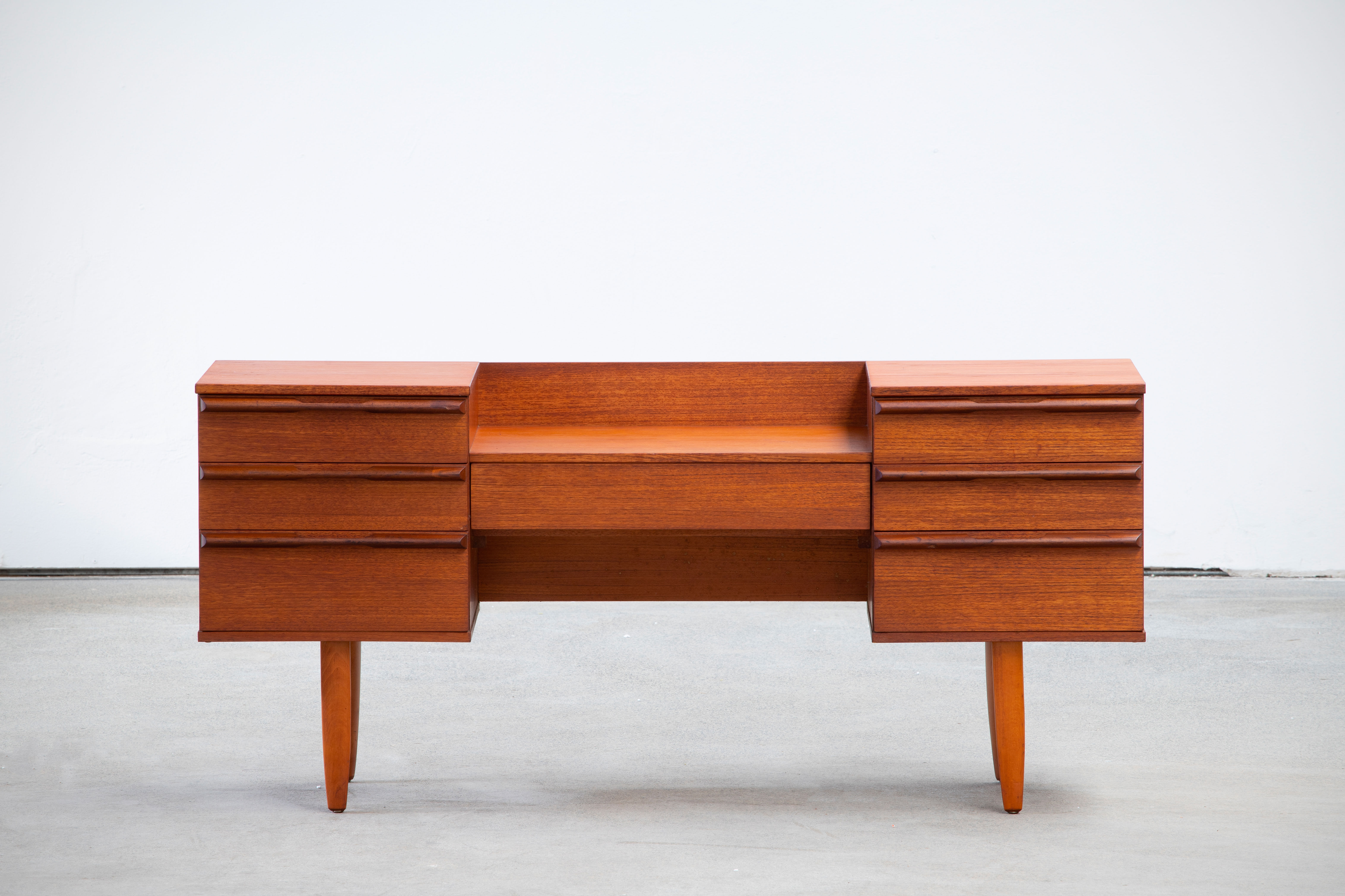 Vintage Scandinavian enfilade 1960