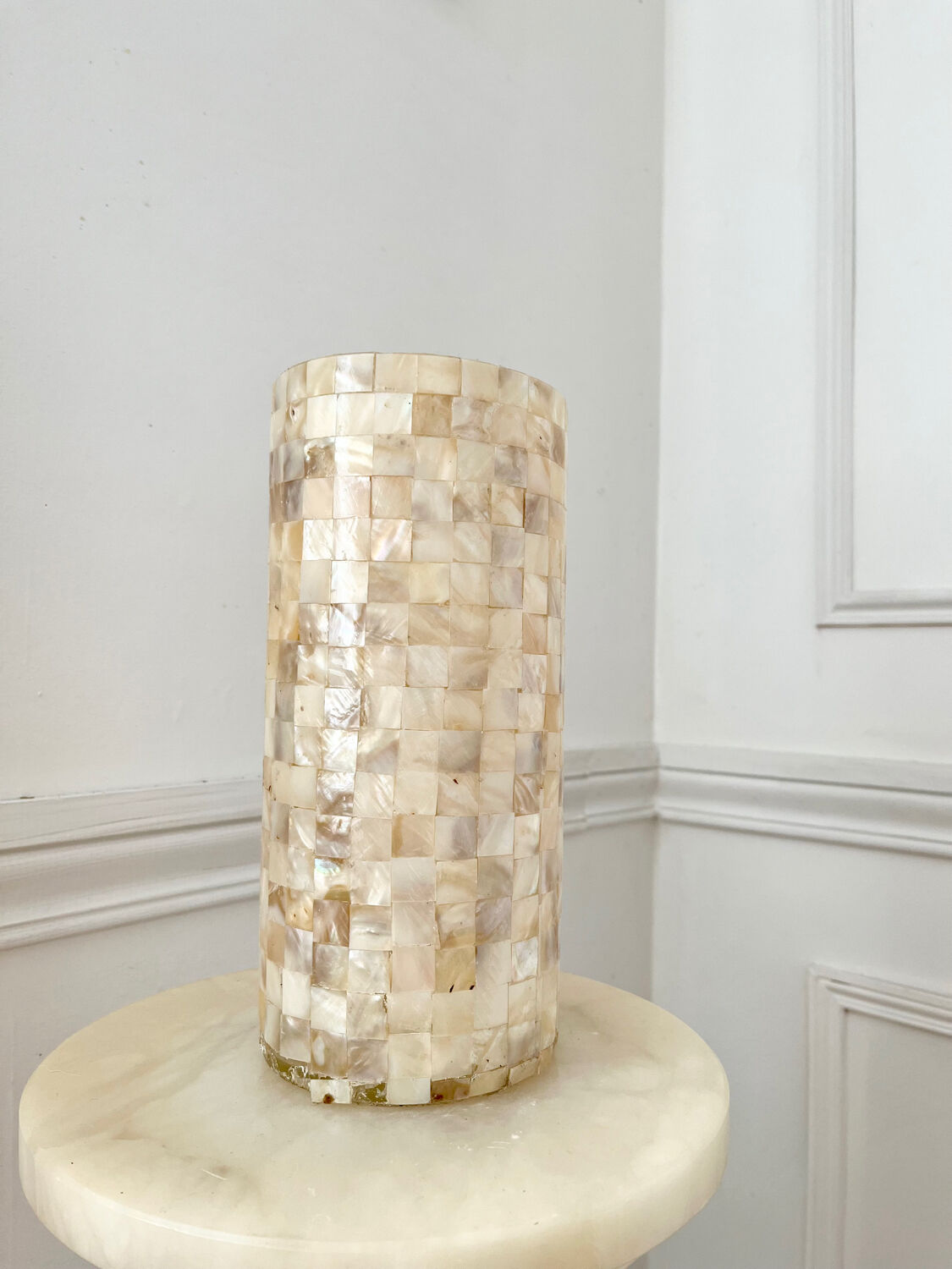 Vase en nacre de coquillage vintage