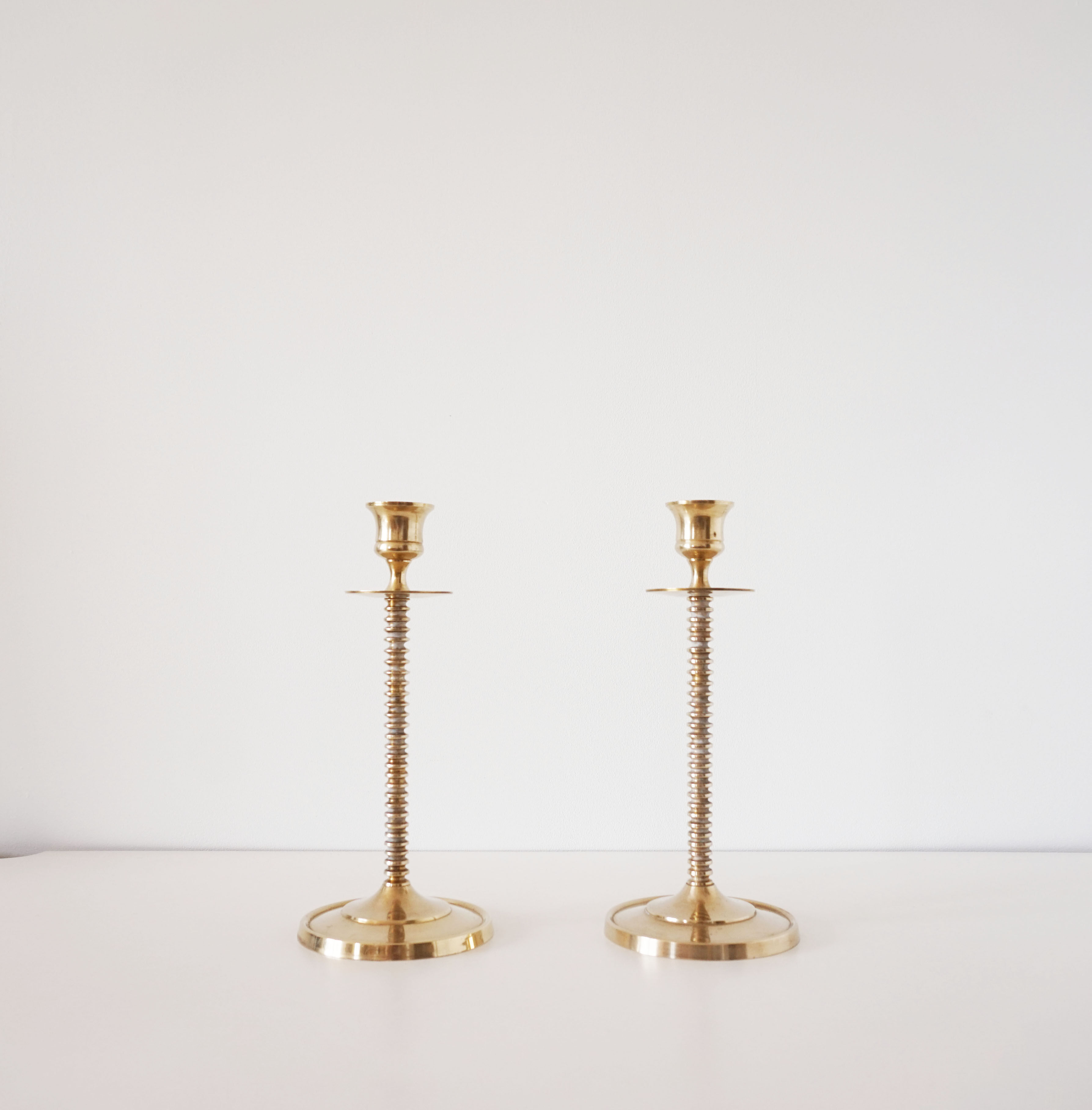 Paire de bougeoirs en laiton vintage