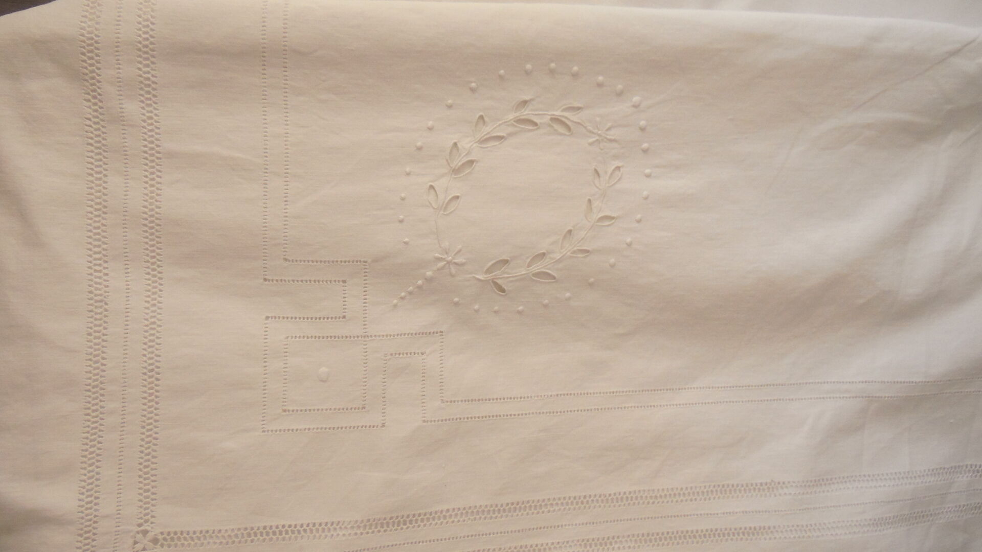 Former embroidered sheet monogram MP embroidery open day row sheets 320 x 200 cm