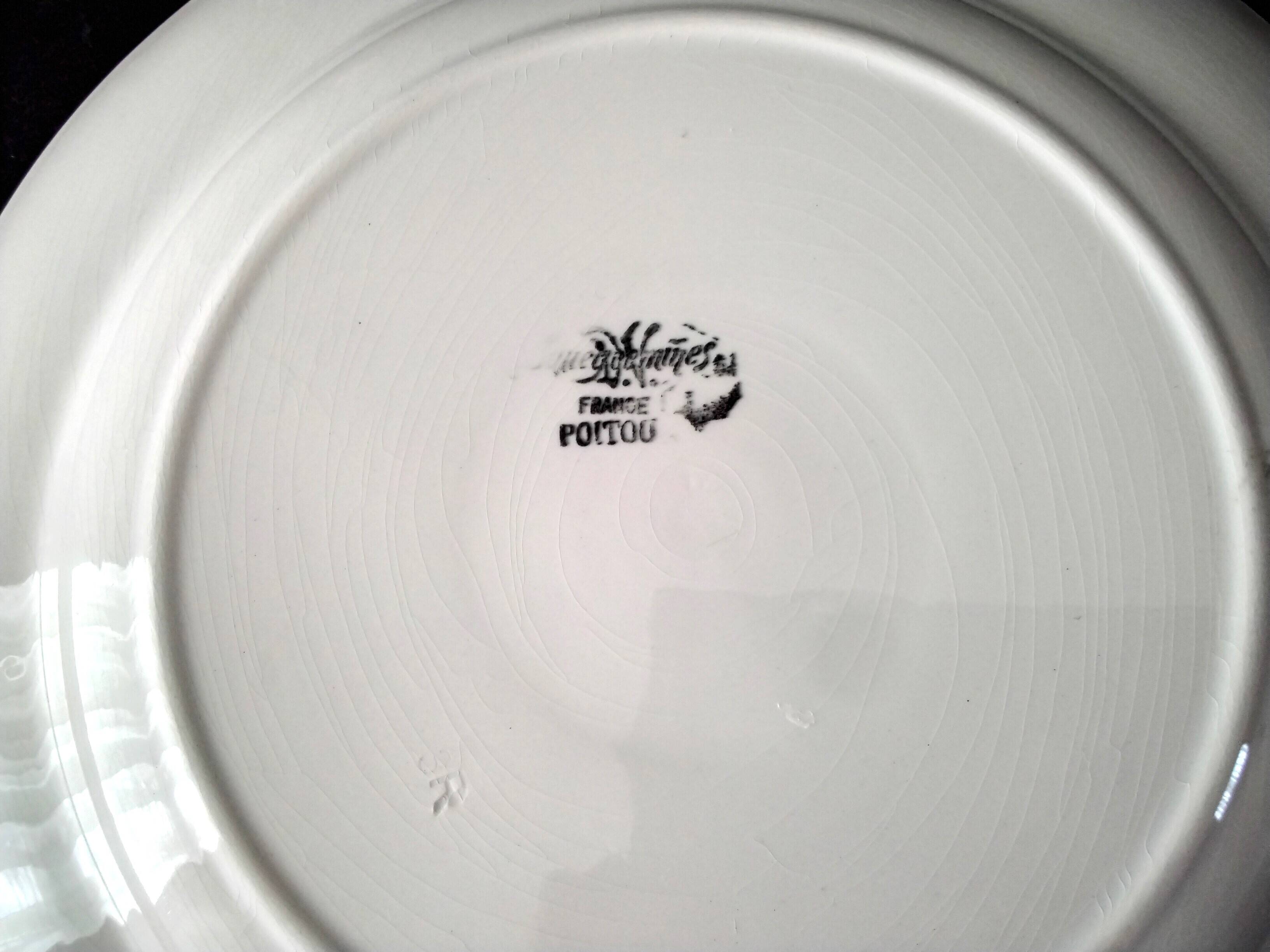 Large Sarreguemines serving dish Poitou model 32 cm