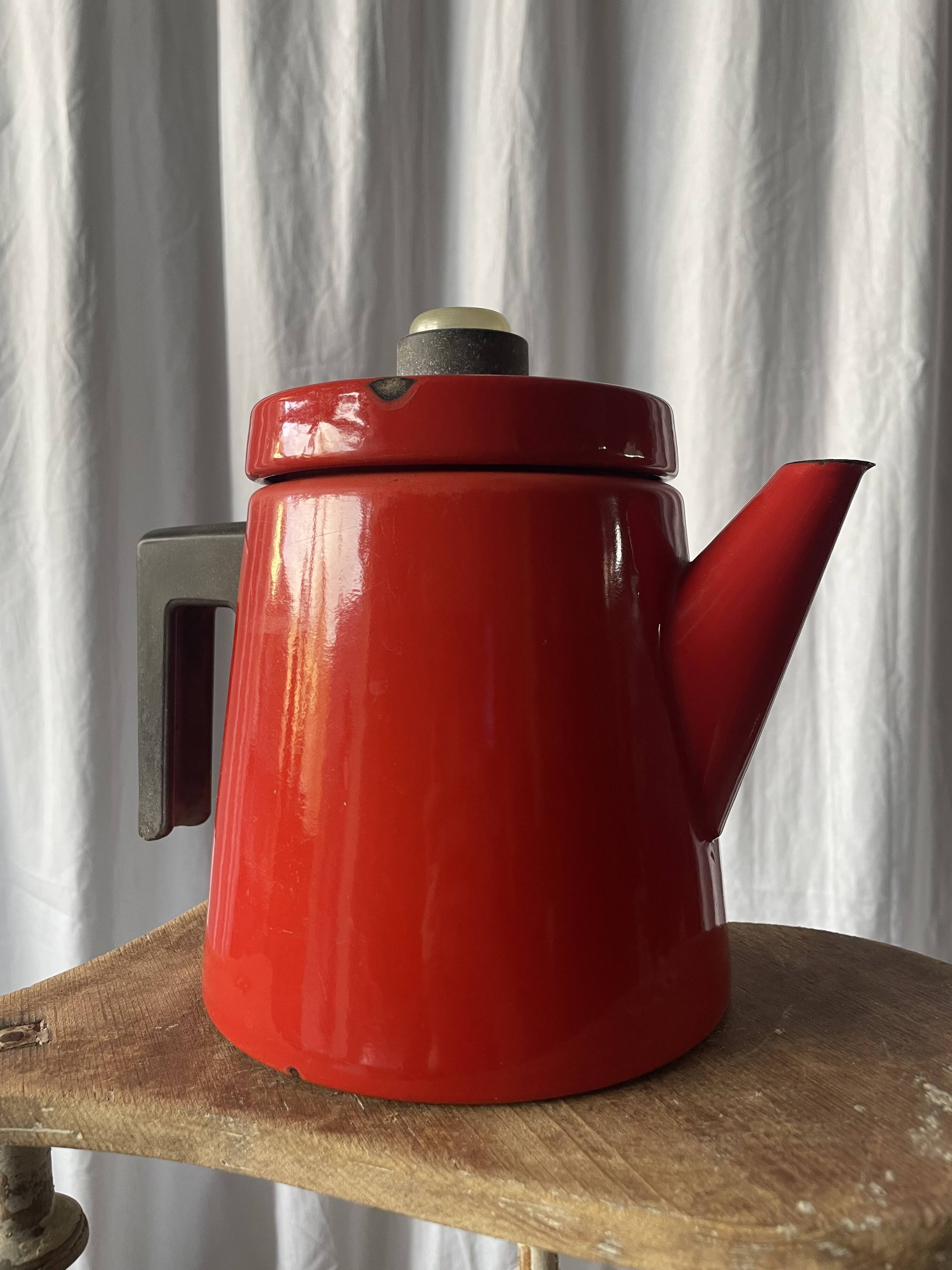 Enamelled Cast Iron Coffee Pot by Antti Nurmesniemi for Finel, 1950