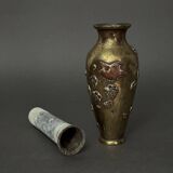 Pair of Japanese vases in chiselled bronze with inlaid bird decoration.