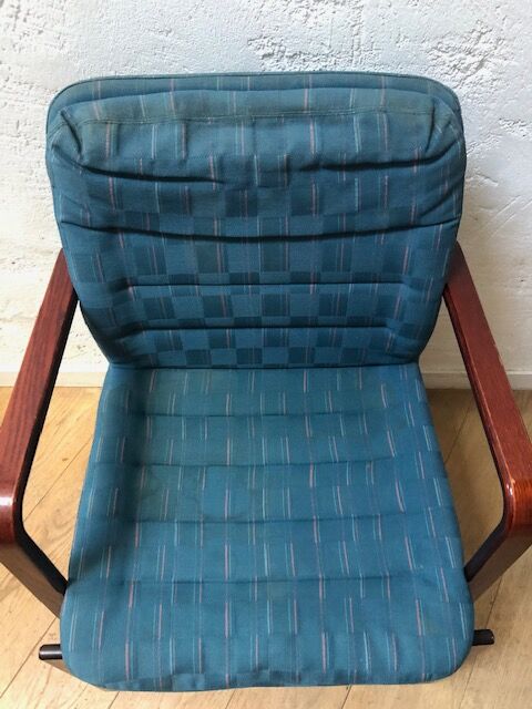 Set of 2 vintage chairs