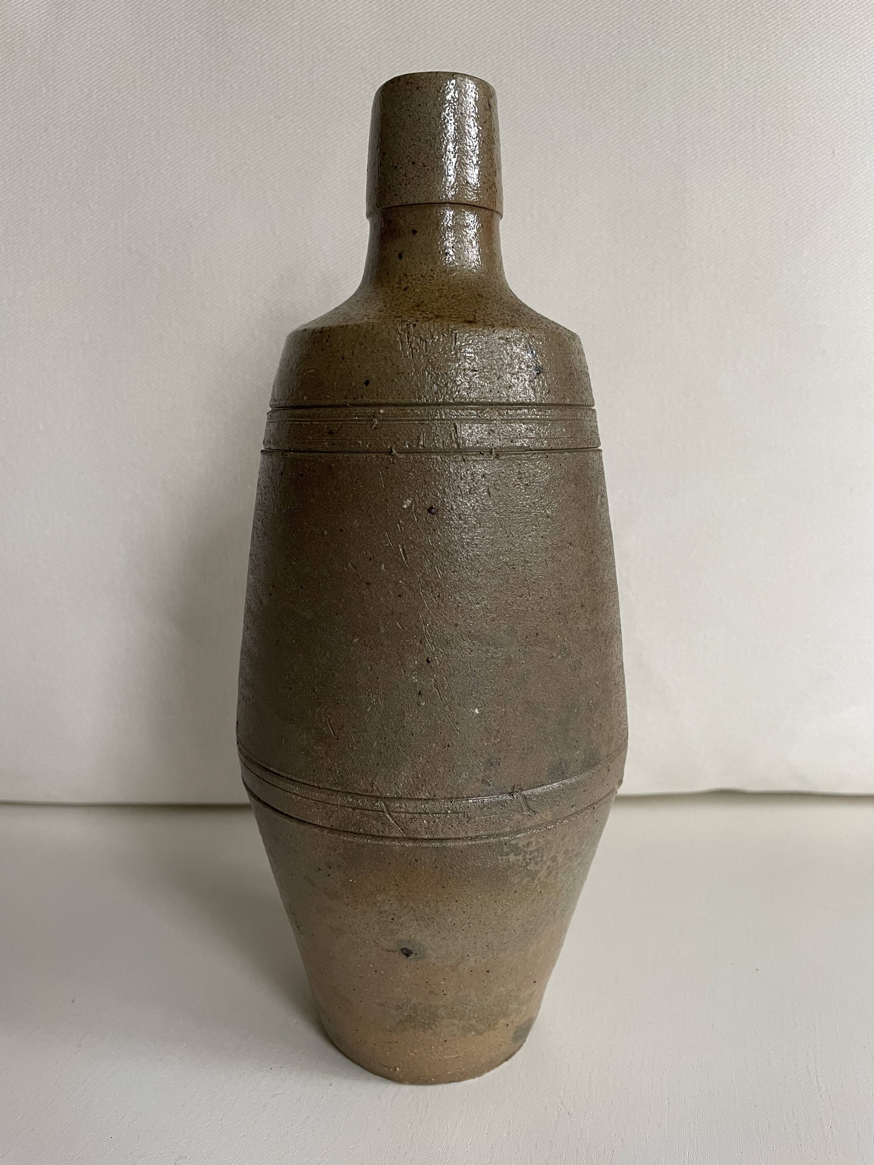 Bouteille ou vase vintage en grès