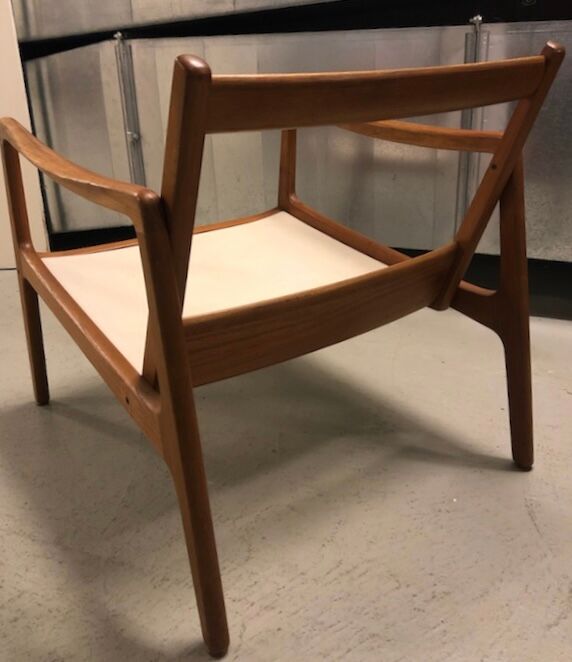 Fauteuil en teck danois du milieu du siècle par Ole Wanscher FD-109