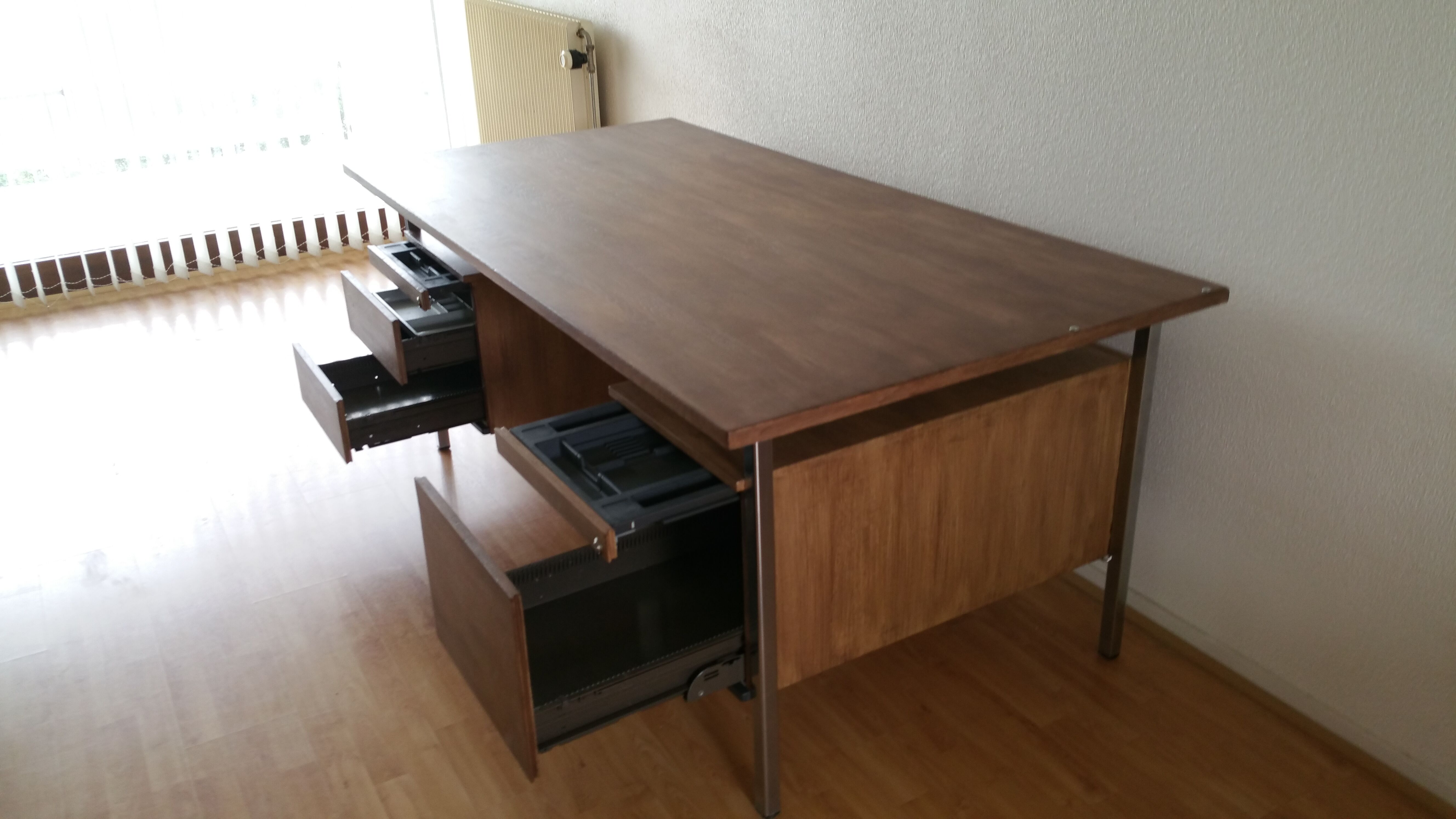 Desk year 50/60