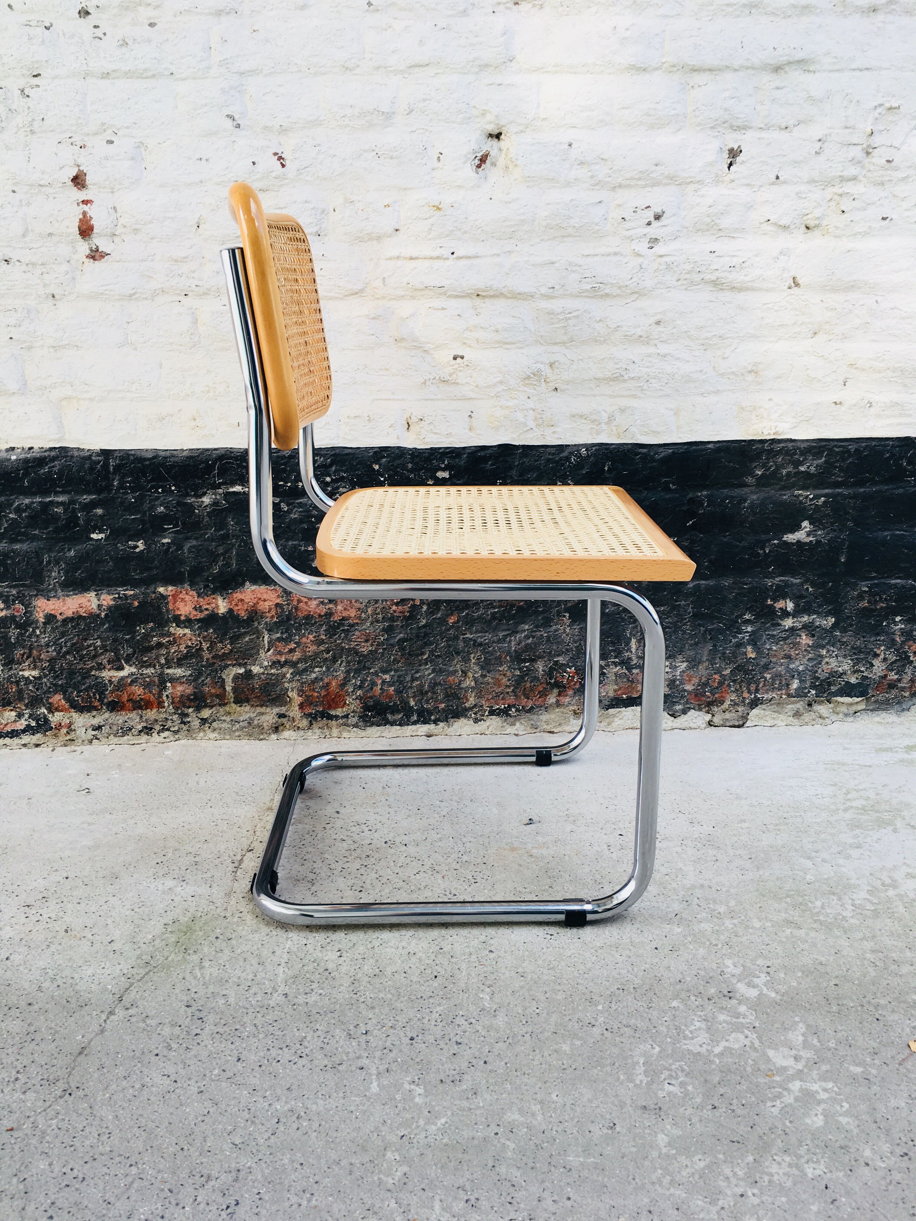 Chair model cesca B32 design by Marcel Breur