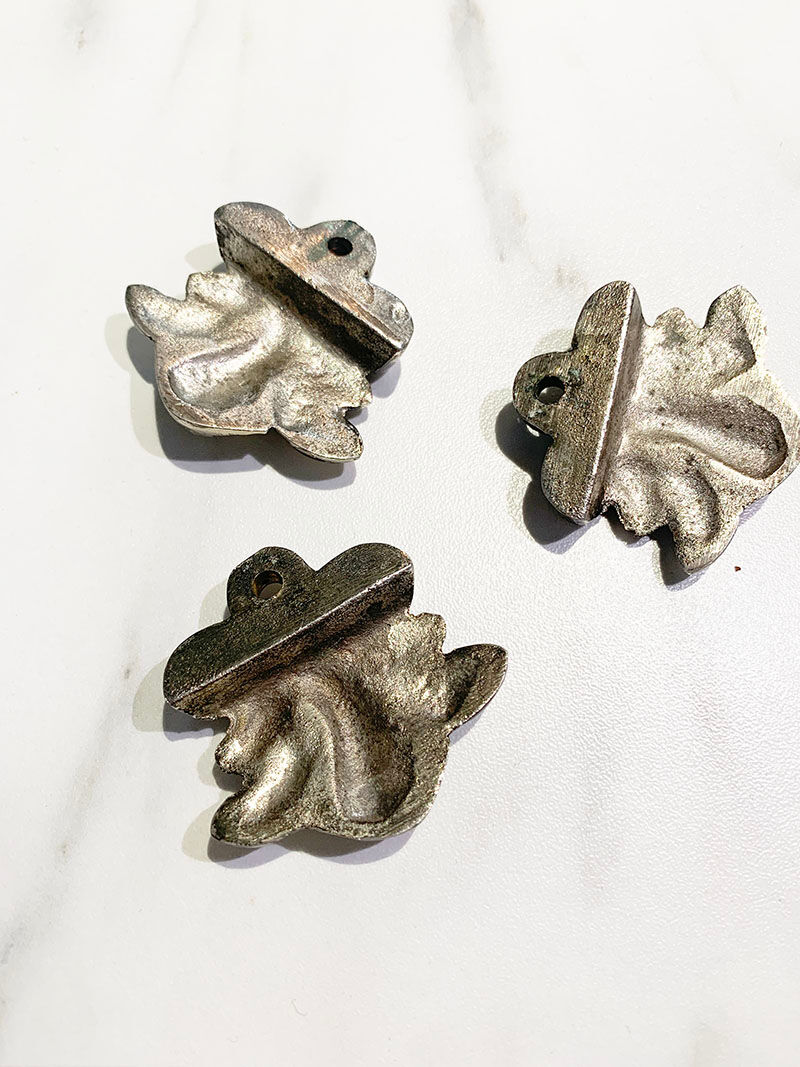 Chiseled double complexion mirror