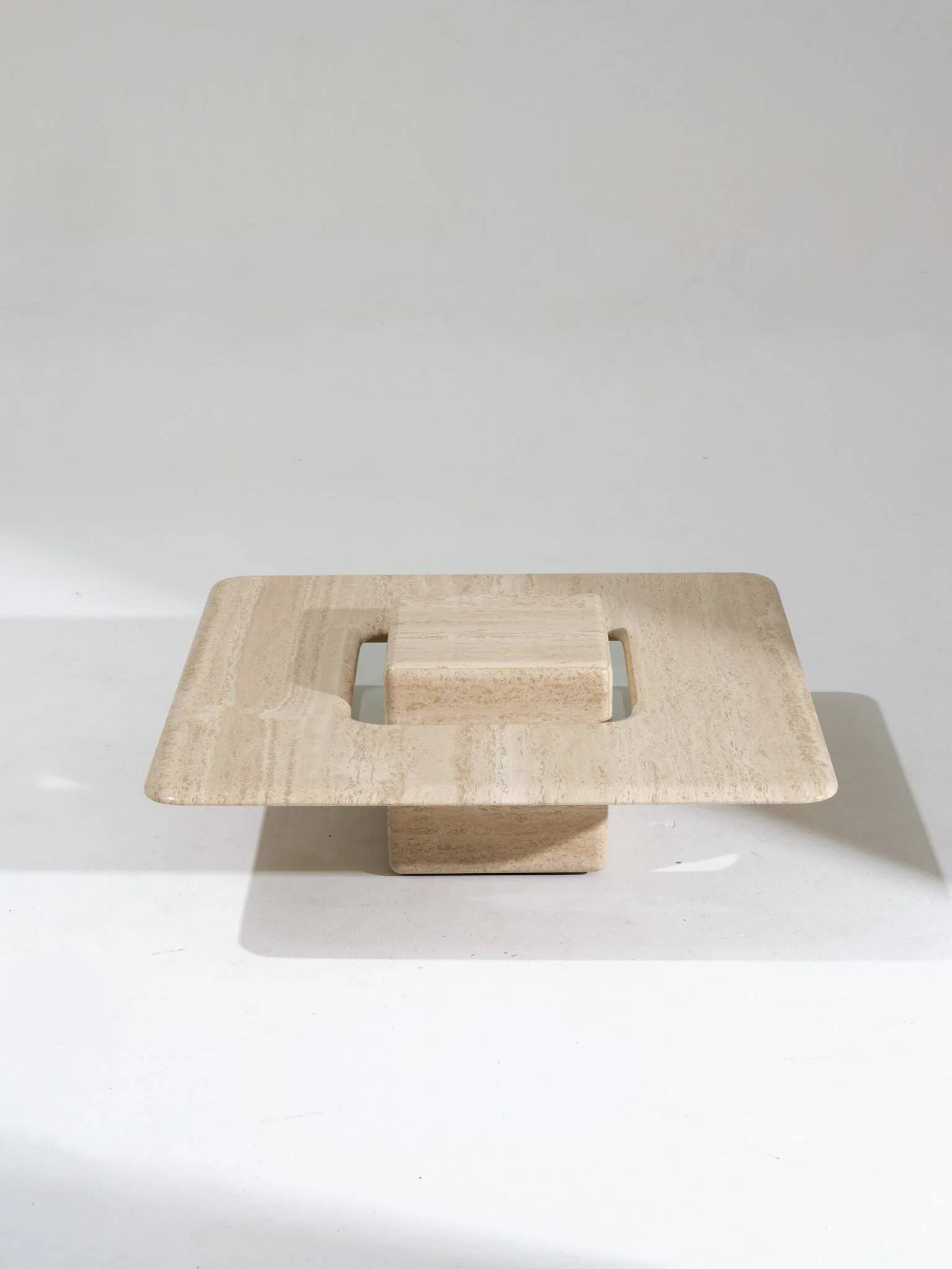 Table basse carrée Saturne en travertin, 1980s